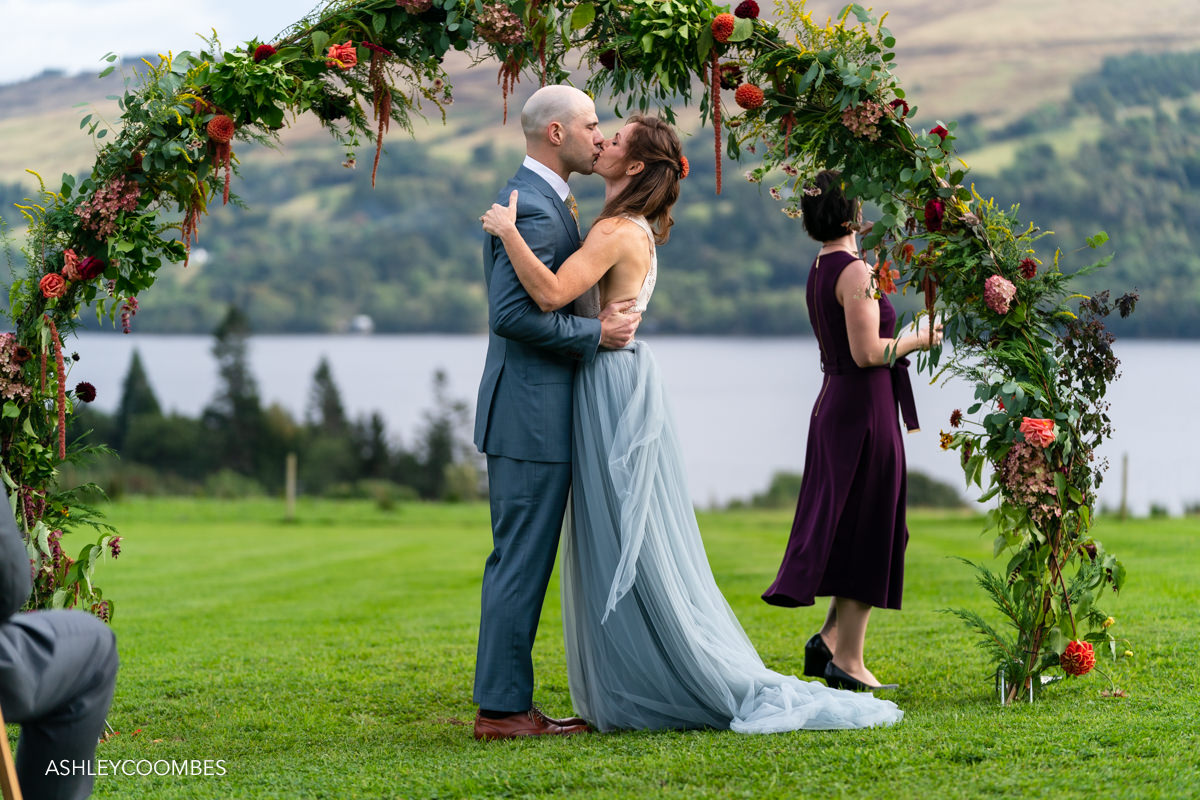 wedding ceremony kiss