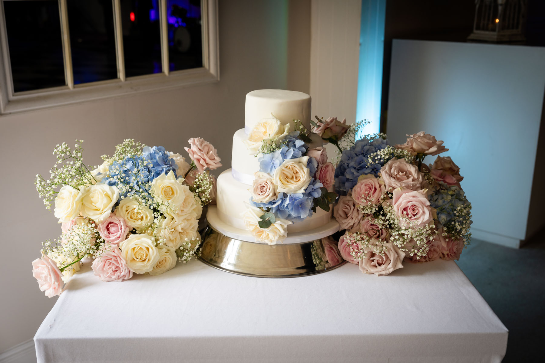 cake and flowers